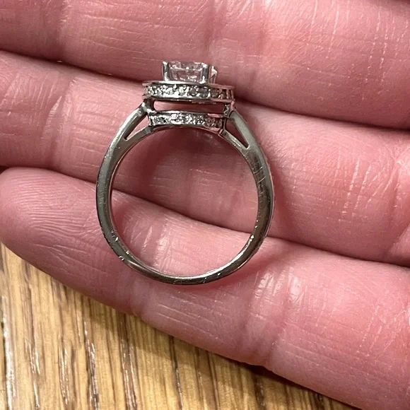 Sterling silver Diamonique Halo ring size 7.5 - Picture 7 of 9